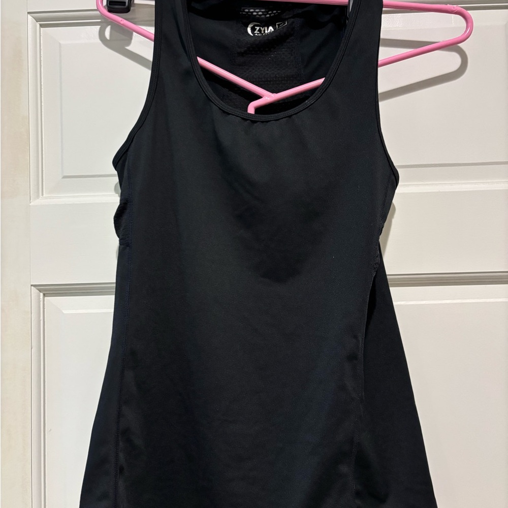 Zyia Women's Black Tank Top fitted